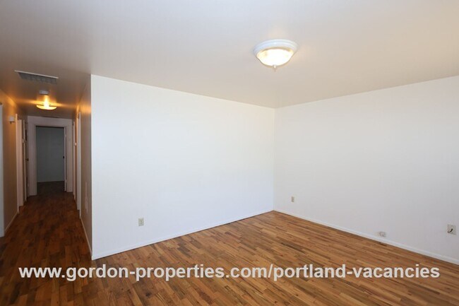 Foto del edificio - SE Tenino St - Brentwood-Darlington ranch-style 3 bedroom home