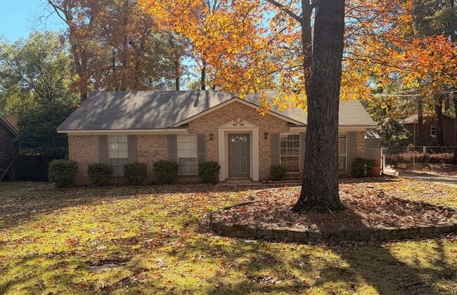 Building Photo - 122 Primrose Dr