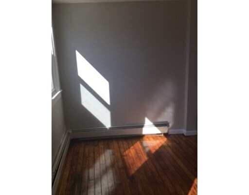 Foto del edificio - 590 Brock Ave