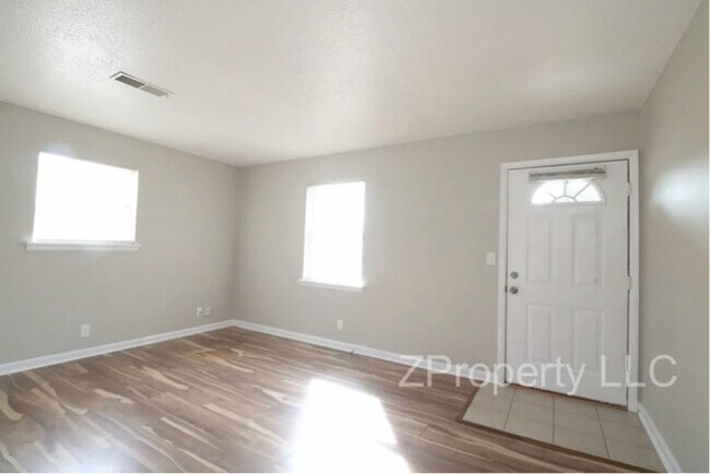 Building Photo - 4000 Offutt Ct NW