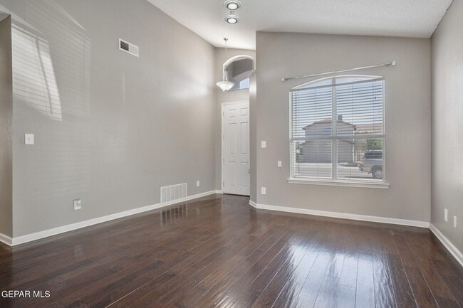 Building Photo - 12509 Twin Leaf Dr