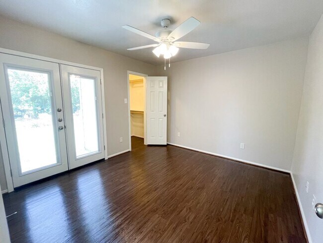 Foto del edificio - Charming 2-Bedroom Duplex with Modern Upgrades in Pecan Ridge!