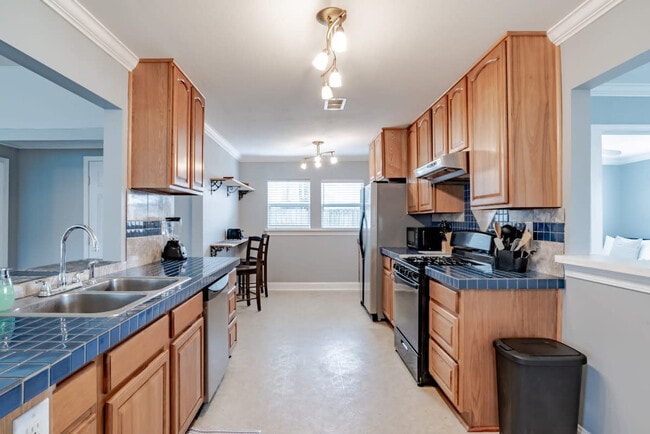 Building Photo - 2255 Dog River Ct