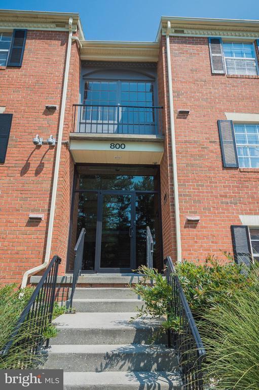 Foto del edificio - 800 College Ln