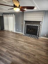 Building Photo - 2845 Charlemagne Dr