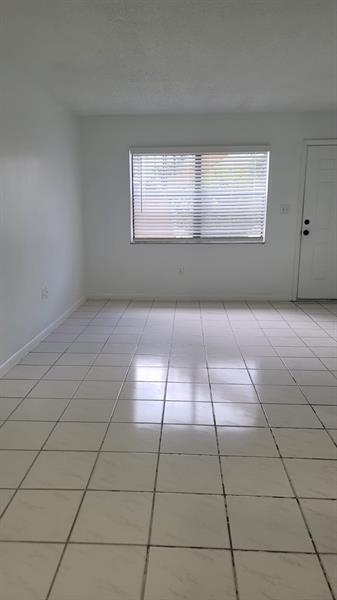 Foto del edificio - 6882 NW 173rd Dr