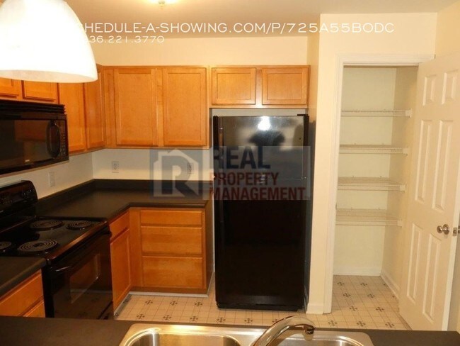 Foto del edificio - 5236 Hilltop Rd