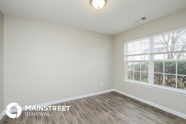 Building Photo - 807 Swearngan Ridge Ct