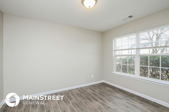 Foto del edificio - 807 Swearngan Ridge Ct
