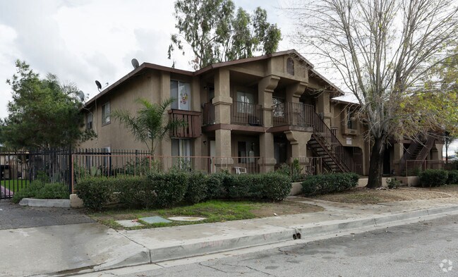 Building Photo - Villa Paseo