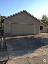 Building Photo - 5662 SW Redtop Pl