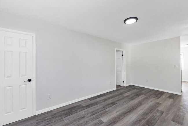 Foto del edificio - 751 Bellevue Ave