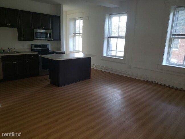 Foto del edificio - 323 N George St