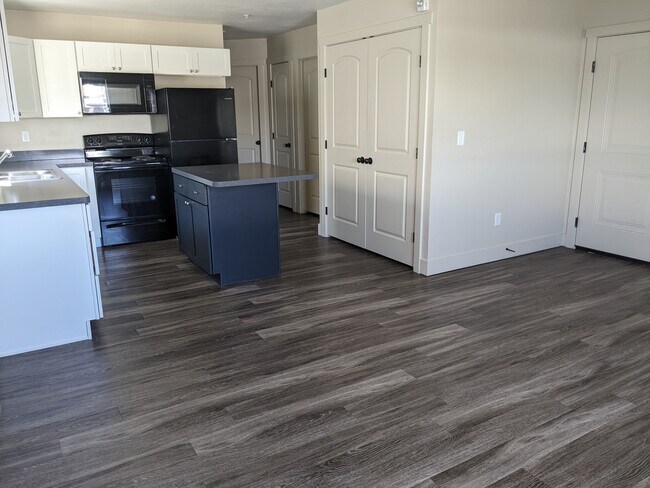 Foto del edificio - 310 Ella Ln