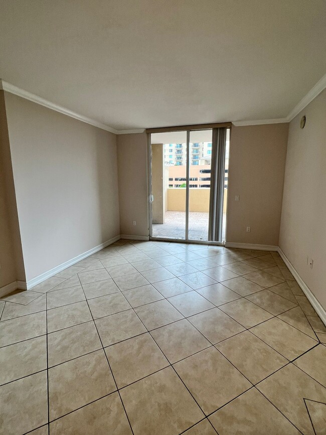 Building Photo - 117 NW 42nd Ave