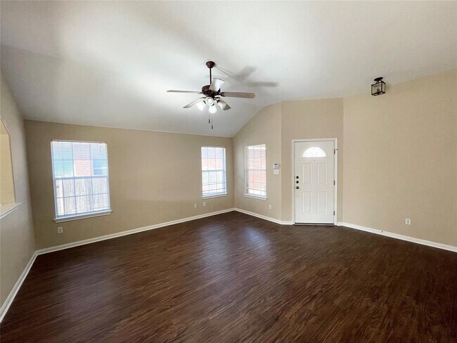 Foto del edificio - 4423 Meadowside Ln