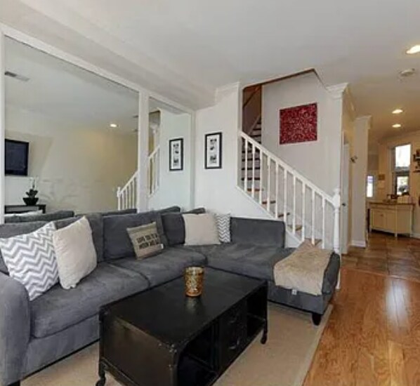 Foto del edificio - 1012 7th St SE