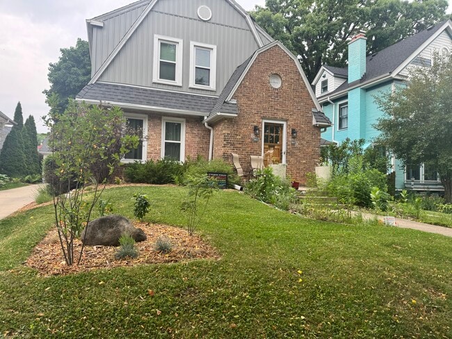 Building Photo - 963 N 70th St