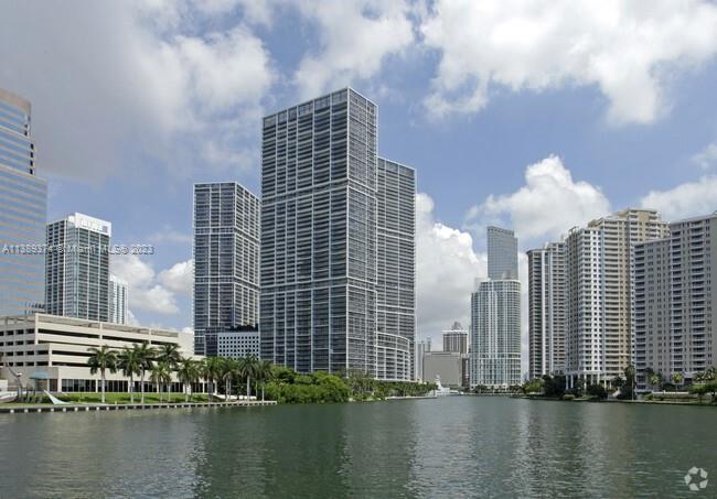 Primary Photo - 495 Brickell Ave