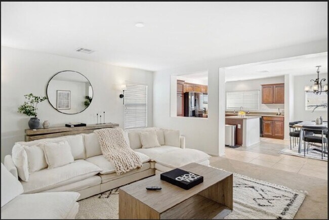 Building Photo - Nice 3 Bedroom Home In Phoenix