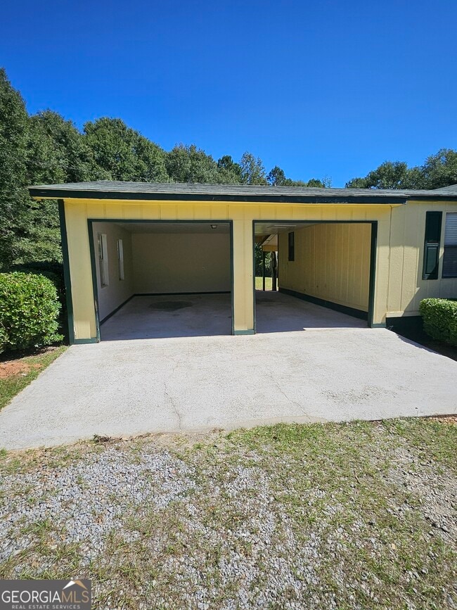 Building Photo - 2158 Carver Rd