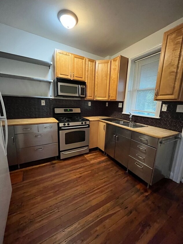 ???Spacious 4 Bedroom 1.5 Bath house locat... - ???Spacious 4 Bedroom 1.5 Bath house locat...