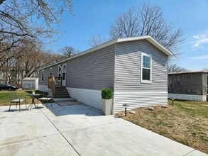 Building Photo - 314 Oak Ln
