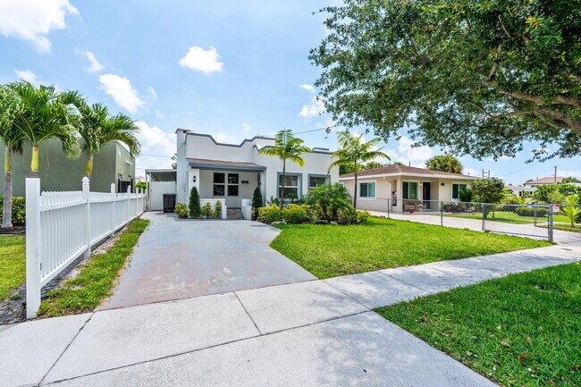 Foto del edificio - 4324 Garden Ave