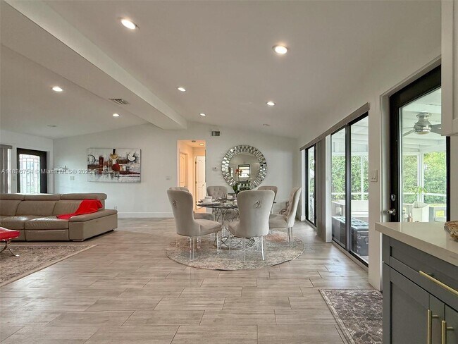 Building Photo - 2525 Tortugas Ln