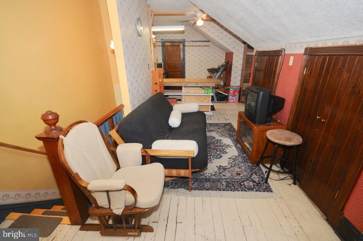 101 8th Ave, Florence Township, NJ 08554 House for Rent in Florence