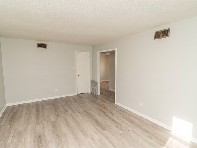 Building Photo - 3 Bed 1 Bath