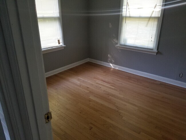 Foto del edificio - 2122 Rosebud Ave