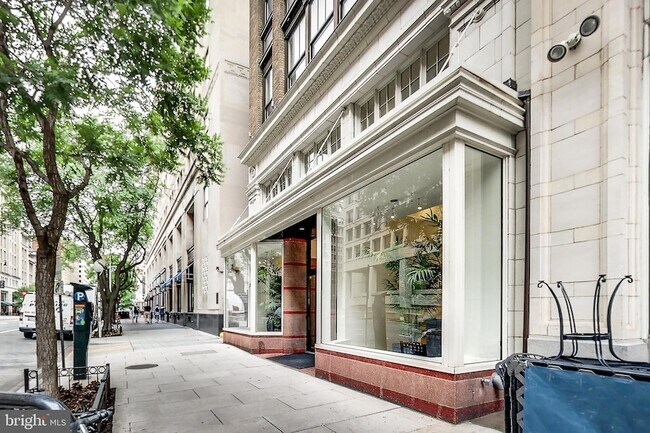 Foto del edificio - 915 E Street NW Unit 613
