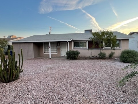 Primary Photo - 704 S Margo Dr