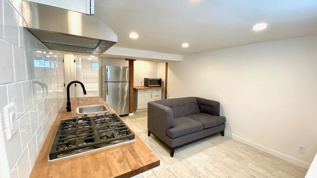 Building Photo - 368 S 700 W