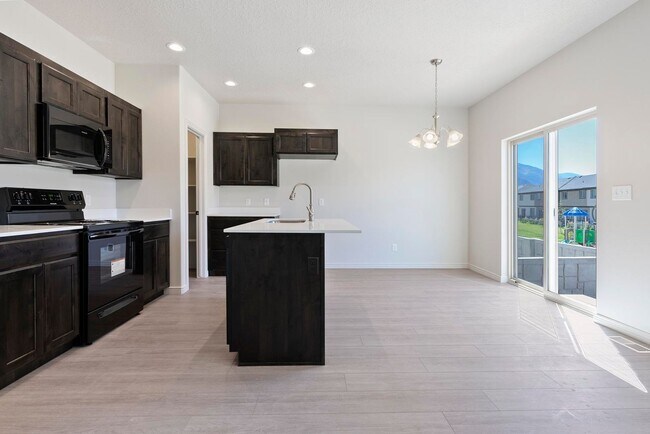 Foto del edificio - 4Bed 2.5Bath Townhome in Spanish Fork!