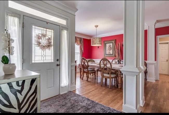 Entryway - 2305 Lochinver Ln SW