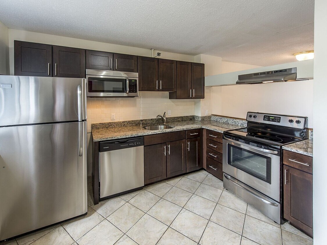 Foto principal - Steps from Boston Landing. Central AC, In-...