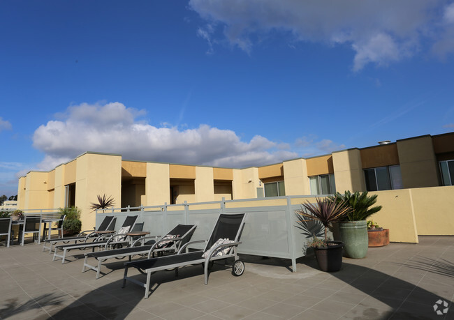 Sundeck - APT MESSINA