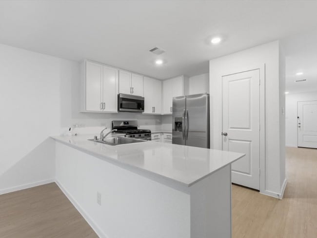 Building Photo - 25409 Carnation Ct