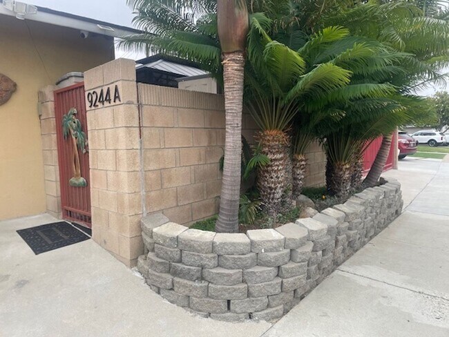 Foto del edificio - Beautifully Furnished 1 Bdrm 1 Bath House ...