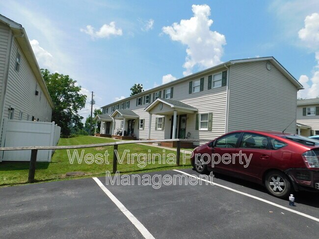 Building Photo - 581 Prosperity Rd