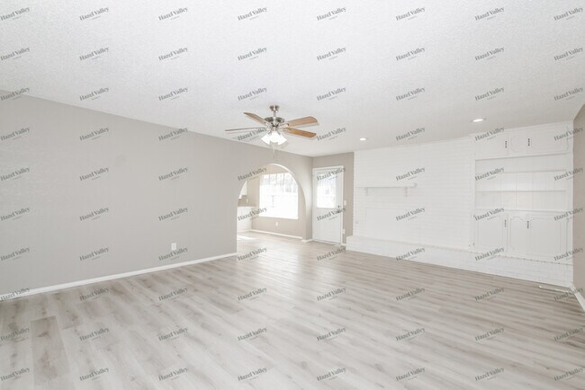 Foto del edificio - 11320 Bel Air Pl