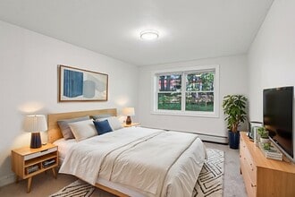 Building Photo - Manchester Gardens