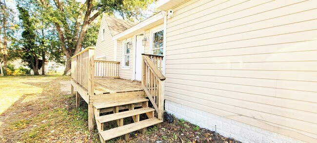 Building Photo - 401 Byrd St