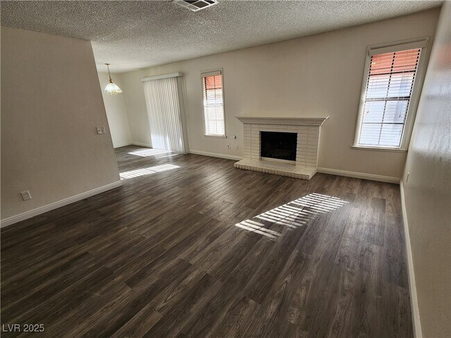 Foto del edificio - 6627 W Tropicana Ave