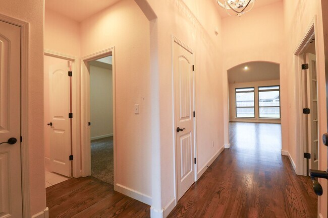 Foto del edificio - LARGE 3 Bed | 2 Bath | PLUS Flex Room | Broken Arrow