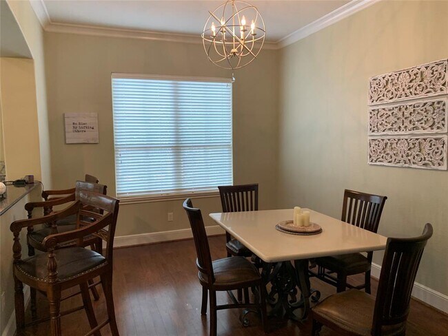 Foto del edificio - 12 Laurelwood Dr