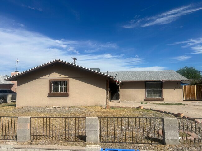 Foto del edificio - 6106 W Clarendon Ave