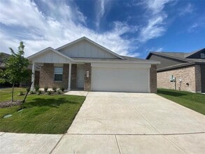 Building Photo - 917 Shady Oaks Dr